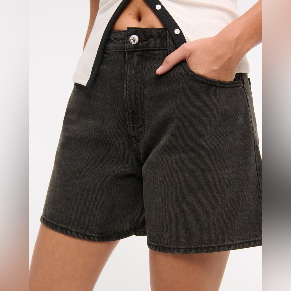 Abercrombie and Fitch Curve Love High Rise Loose Short size 37